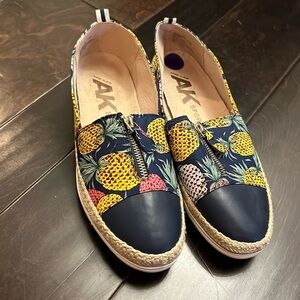 Anne Klein pineapple blue espadrilles 8.5